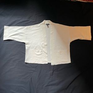 Eileen Fisher kimono style cardigan, lightweight w/ pockets; fits like a Small/4